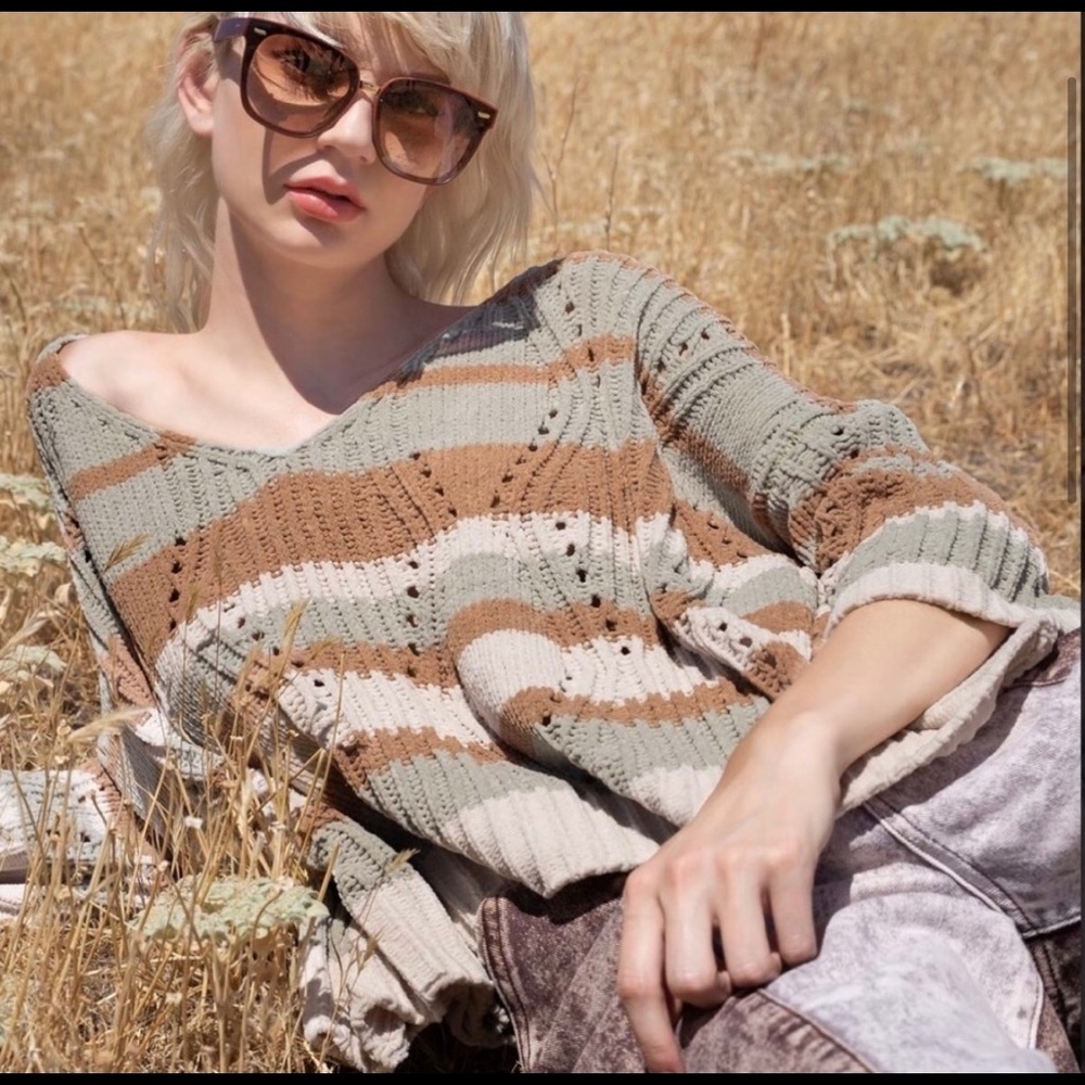 New! Clearance ๐ฅ Was $79.00 POL Desert Sage Chenille Sweater Stripe - Picture 4 of 7